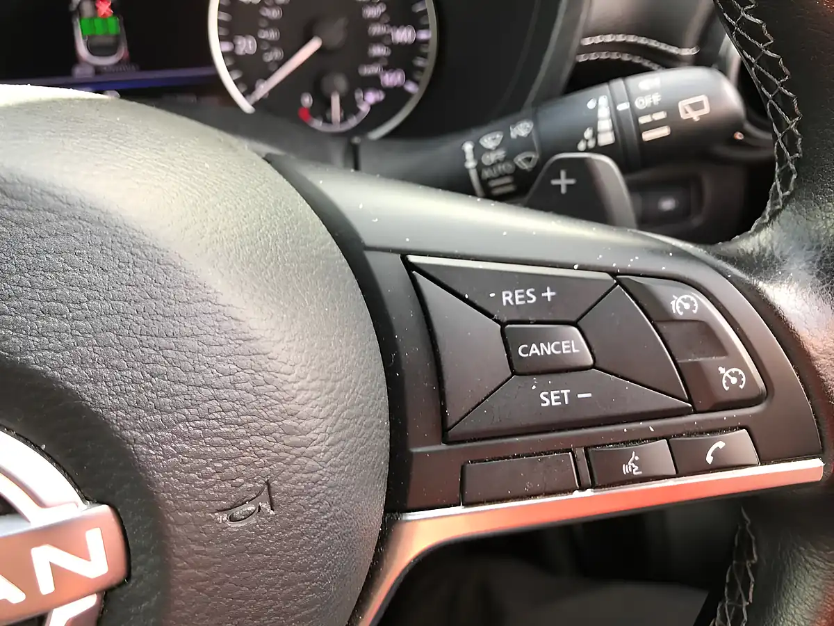 Used 2024 Nissan Juke N-Connecta Magnetic Blue - Interior and Exterior details 15