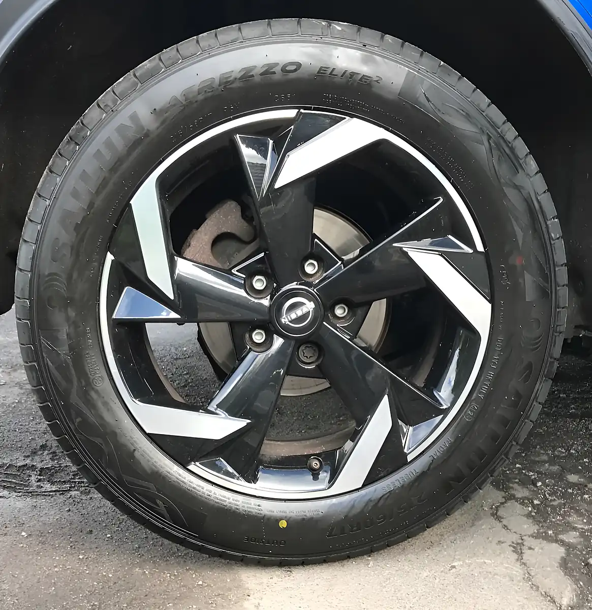 Used 2024 Nissan Juke N-Connecta Magnetic Blue - Interior and Exterior details 18