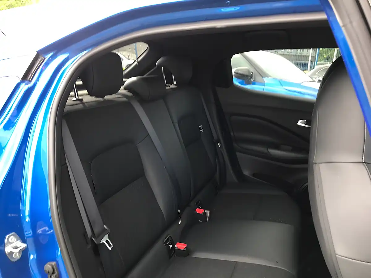 Used 2024 Nissan Juke N-Connecta Magnetic Blue - Interior and Exterior details 11