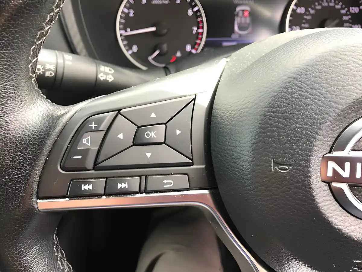 Used 2024 Nissan Juke N-Connecta Magnetic Blue - Interior and Exterior details 13