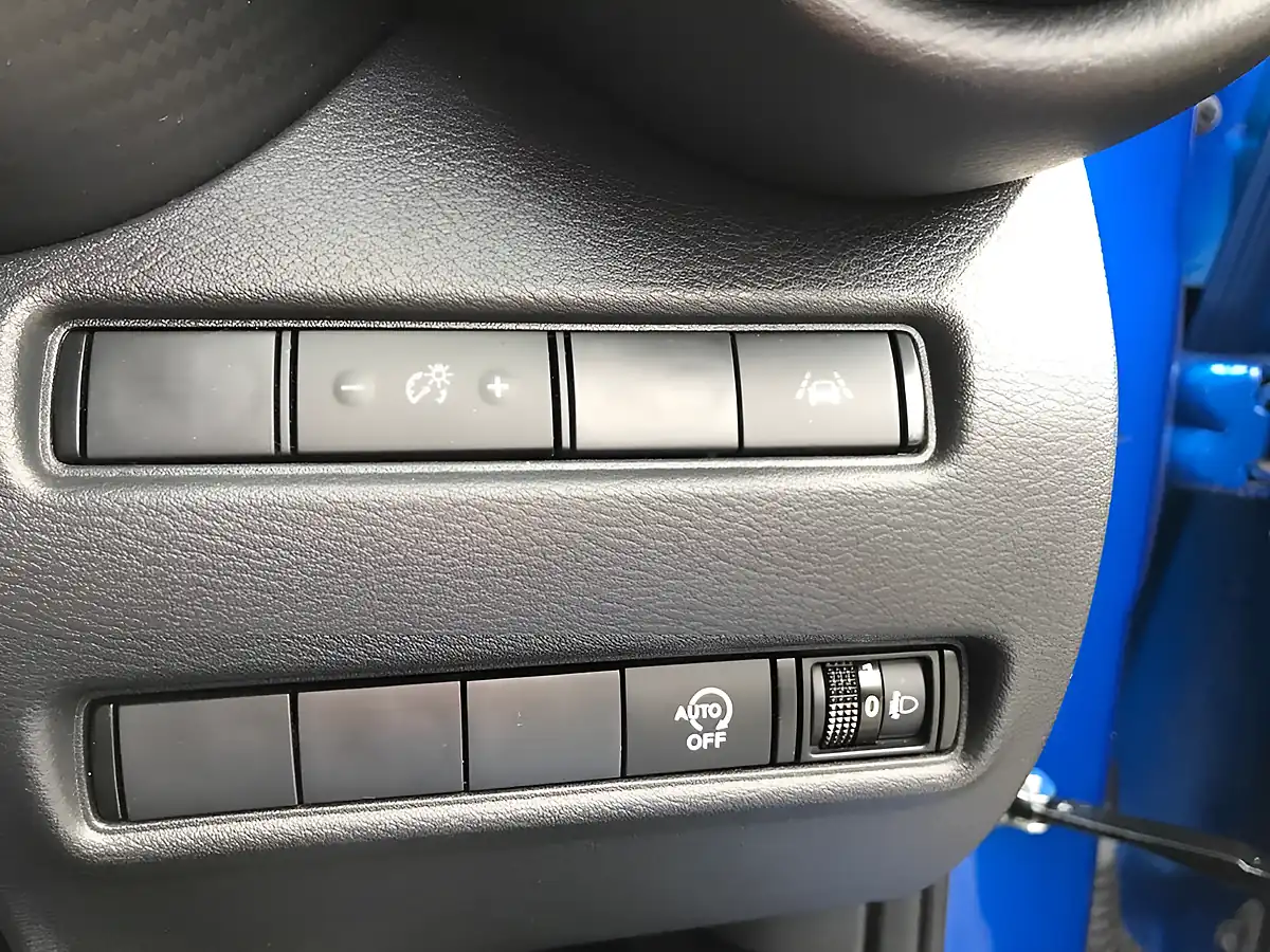 Used 2024 Nissan Juke N-Connecta Magnetic Blue - Interior and Exterior details 17