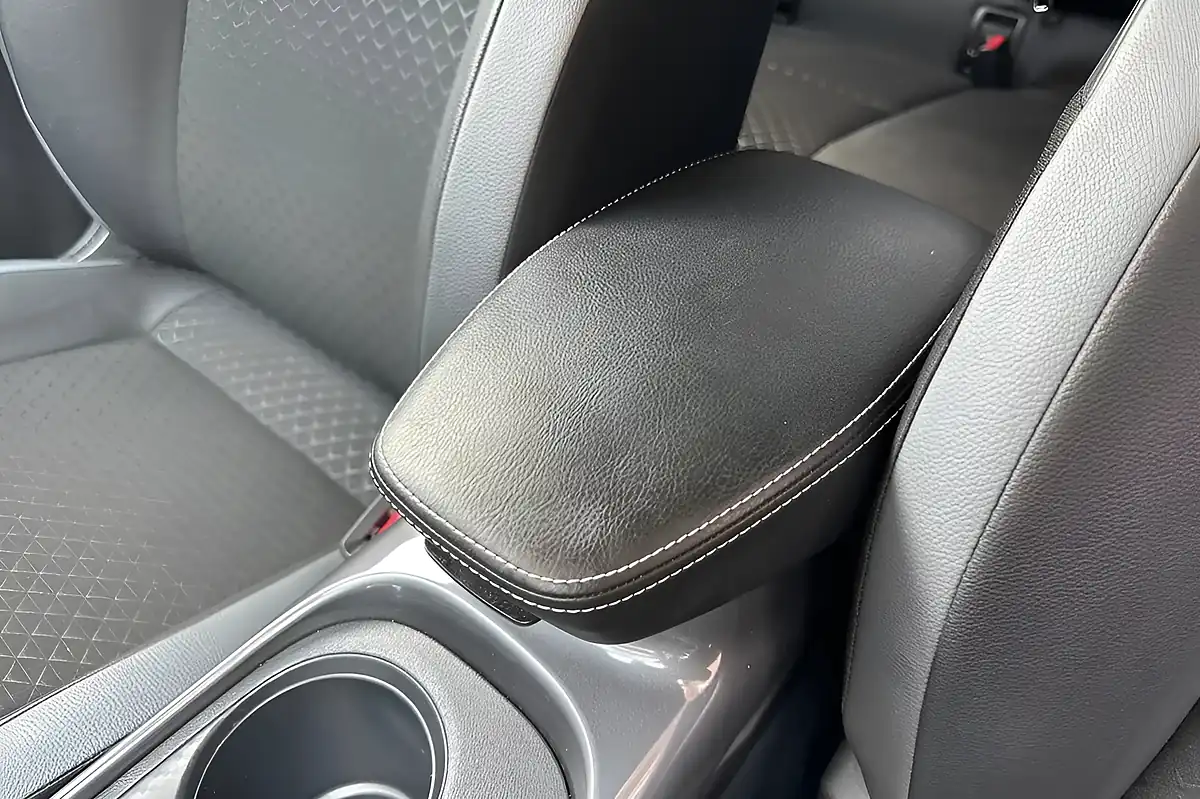 Used 2024 Nissan Juke N-Connecta Pearl Black - Interior and Exterior details 11