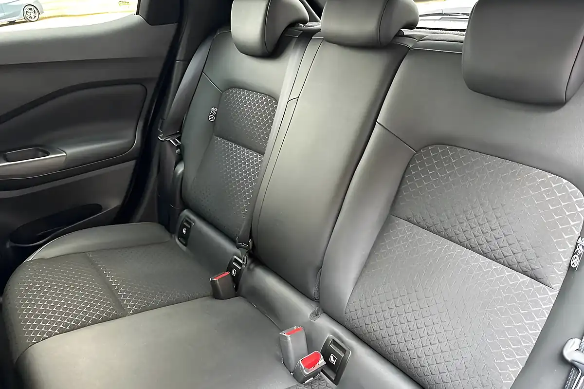 Used 2024 Nissan Juke N-Connecta Pearl Black - Interior and Exterior details 13