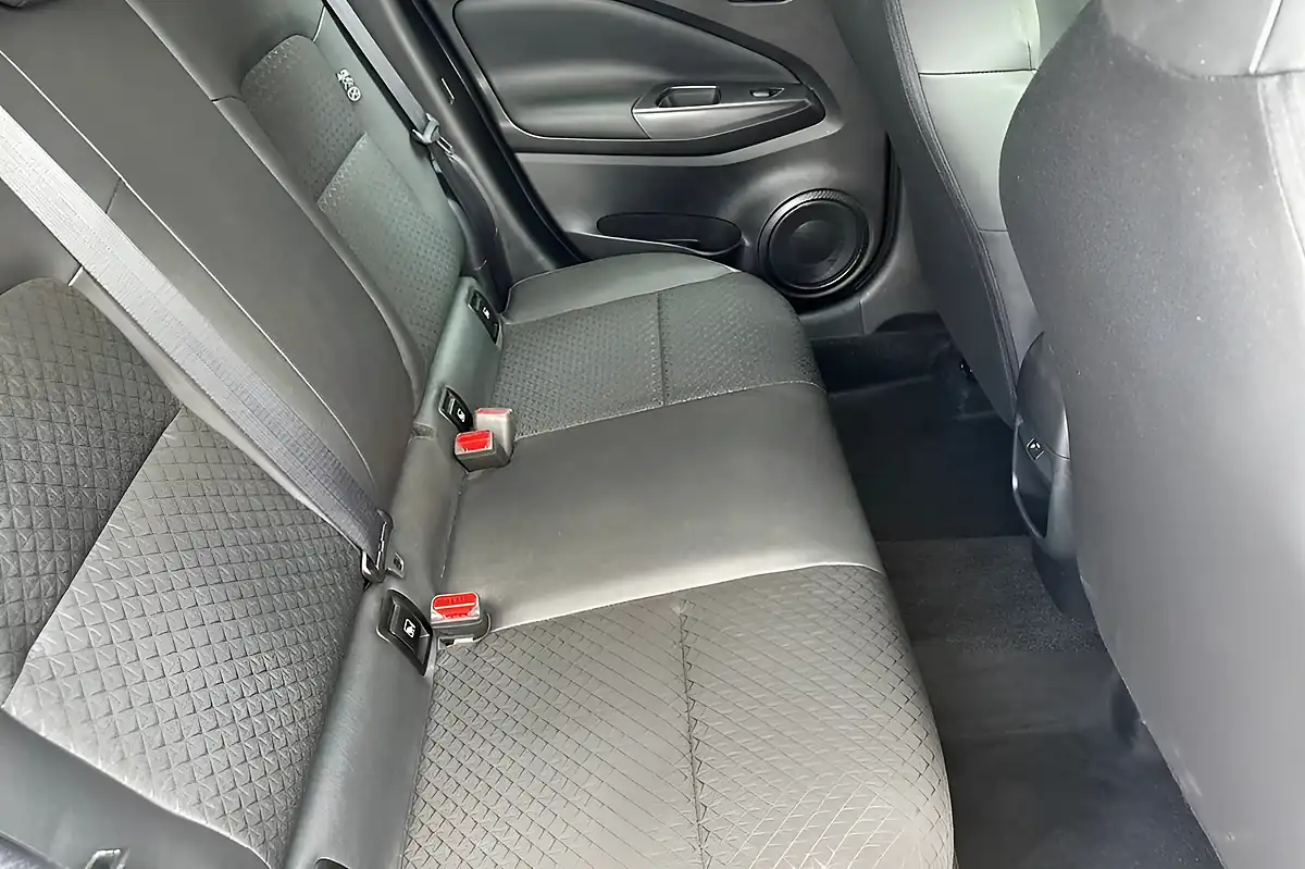 Used 2024 Nissan Juke N-Connecta Pearl Black - Interior and Exterior details 14