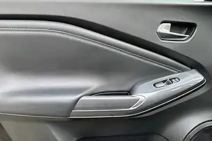 Used 2024 Nissan Juke N-Connecta Pearl Black - Interior and Exterior details 5