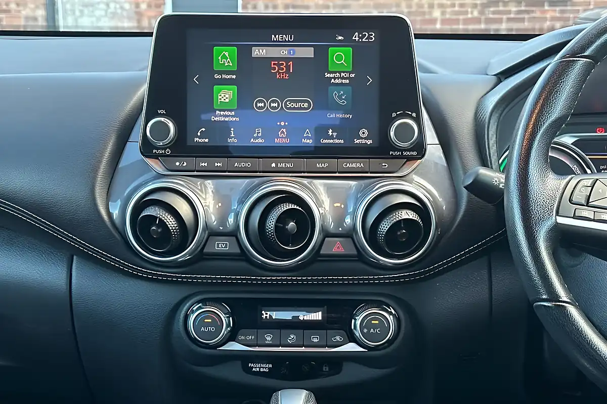 Used 2024 Nissan Juke N-Connecta Pearl Black - Interior and Exterior details 12