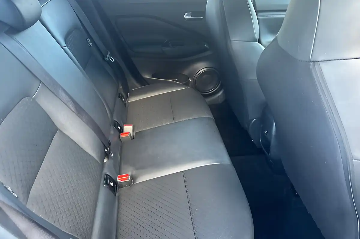 Used 2024 Nissan Juke N-Connecta Pearl Black - Interior and Exterior details 16