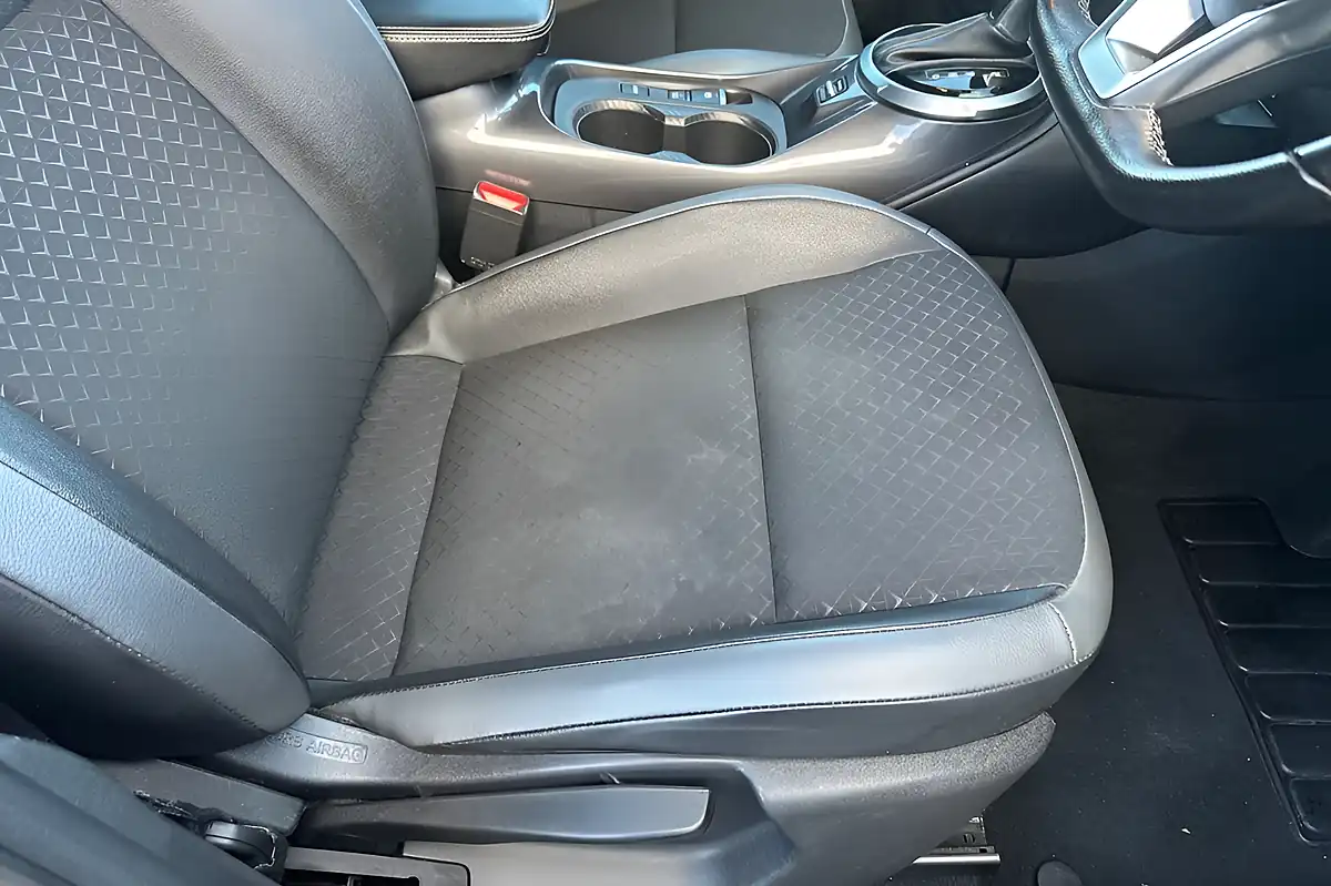 Used 2024 Nissan Juke N-Connecta Pearl Black - Interior and Exterior details 17