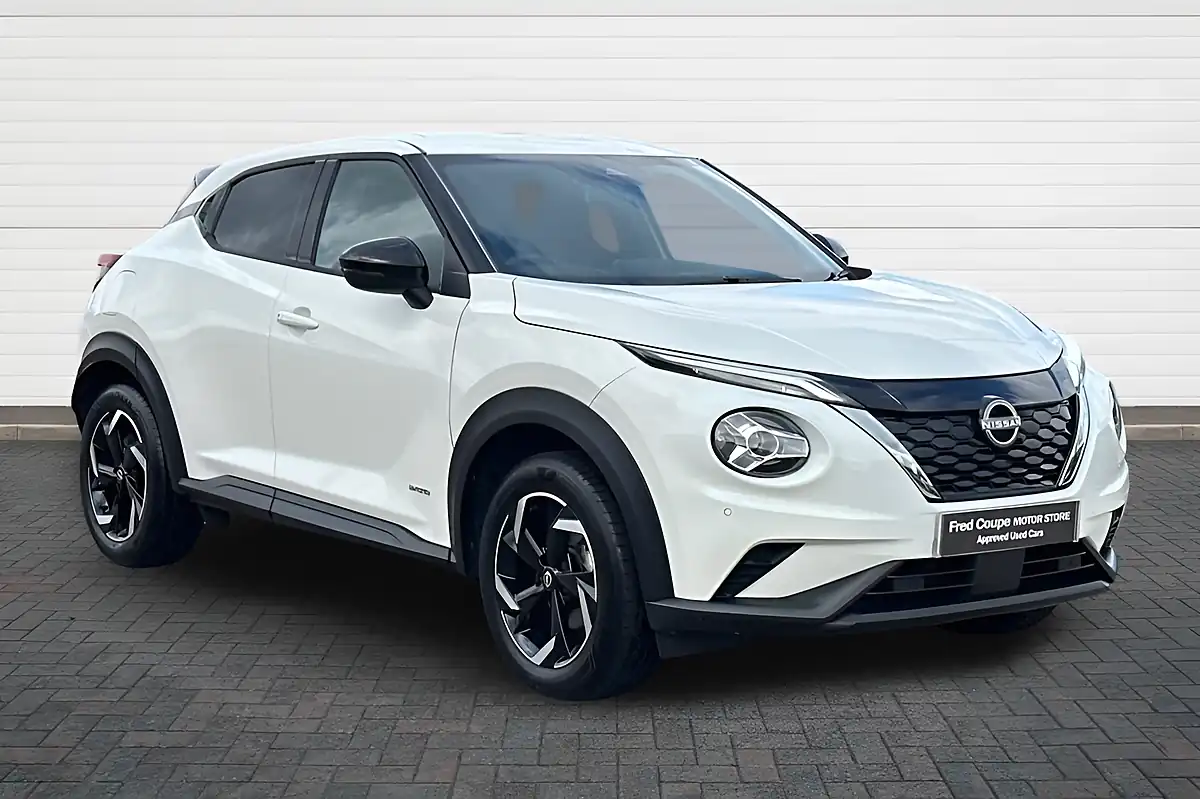 Used 2024 Nissan Juke N-Connecta White - Front View