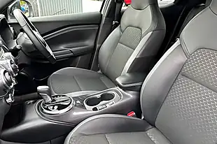 Used 2024 Nissan Juke N-Connecta White - Interior and Exterior details 11