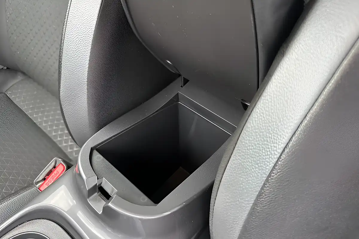 Used 2024 Nissan Juke N-Connecta White - Interior and Exterior details 14