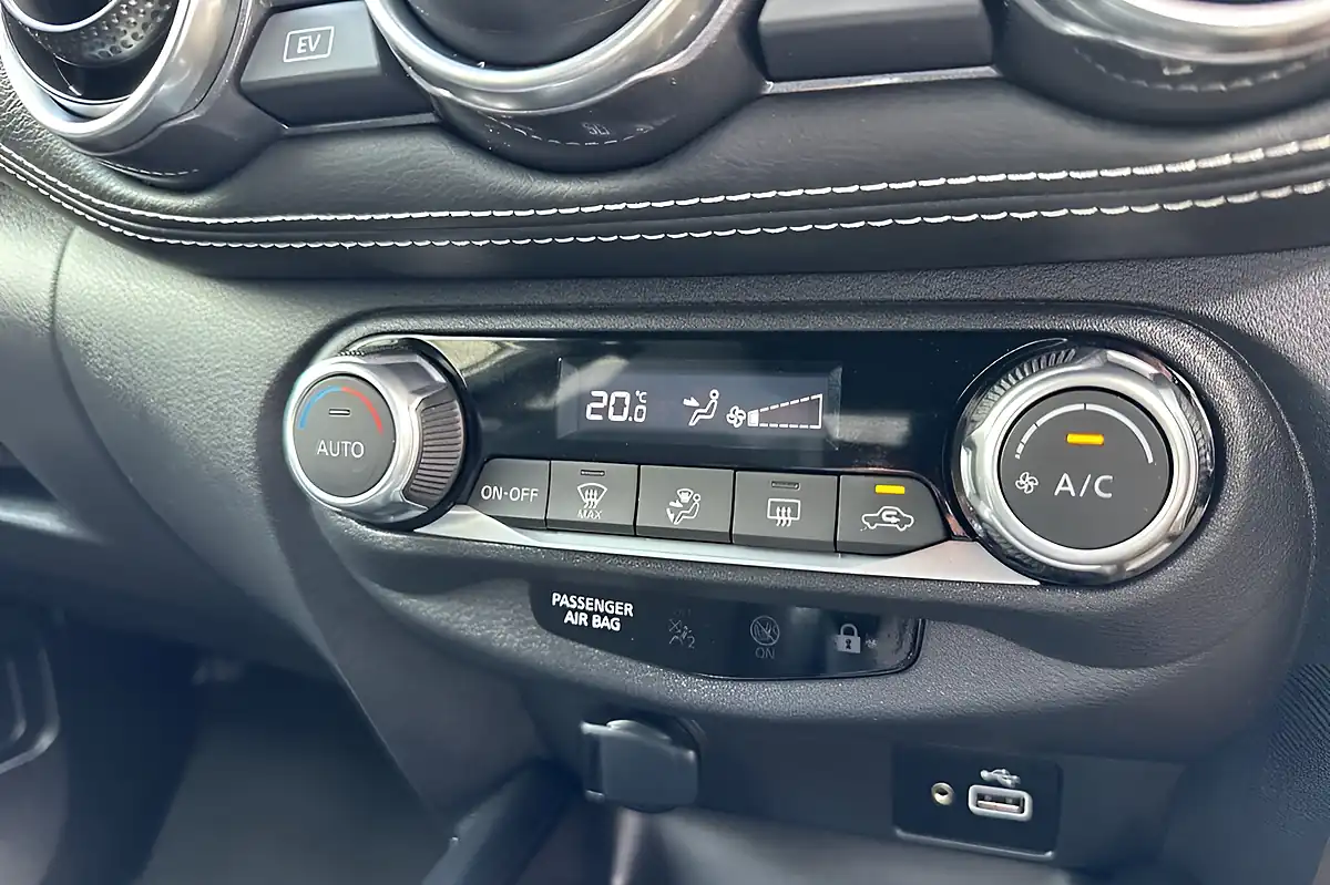 Used 2024 Nissan Juke N-Connecta White - Interior and Exterior details 20