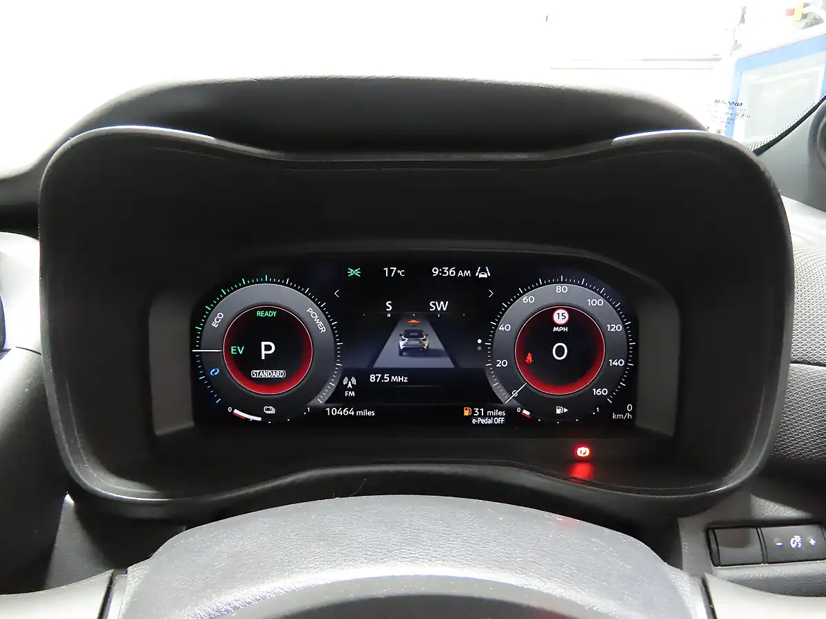 Used 2024 Nissan Juke N-Connecta White - Interior and Exterior details 7