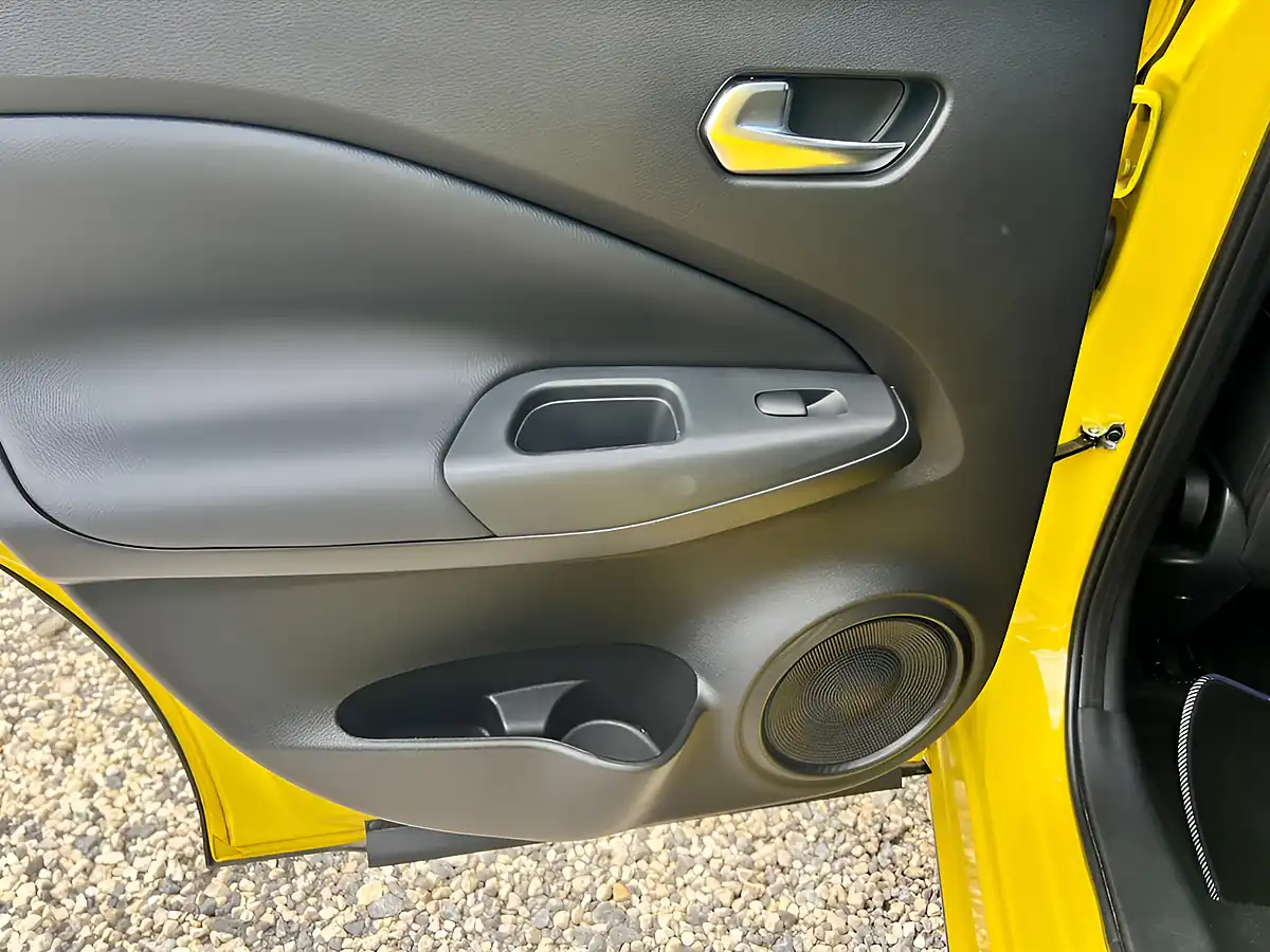 Used 2024 Nissan Juke N-Connecta Yellow - Interior and Exterior details 18