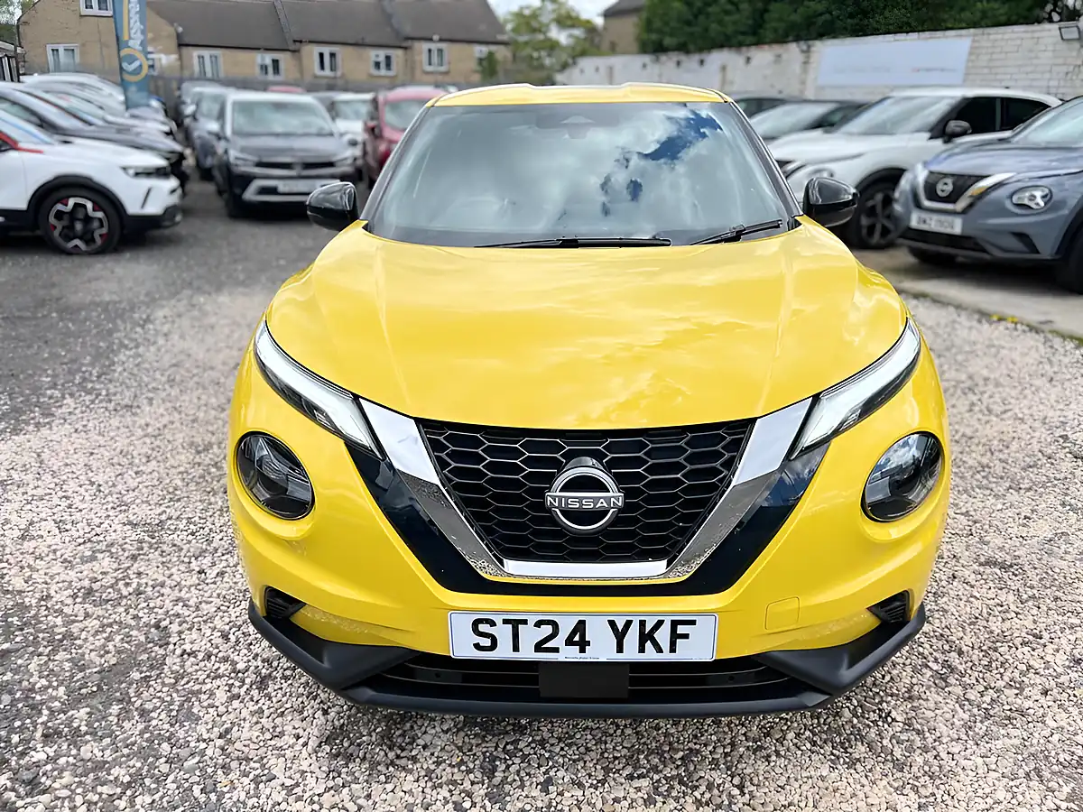 Used 2024 Nissan Juke N-Connecta Yellow - Interior and Exterior details 4