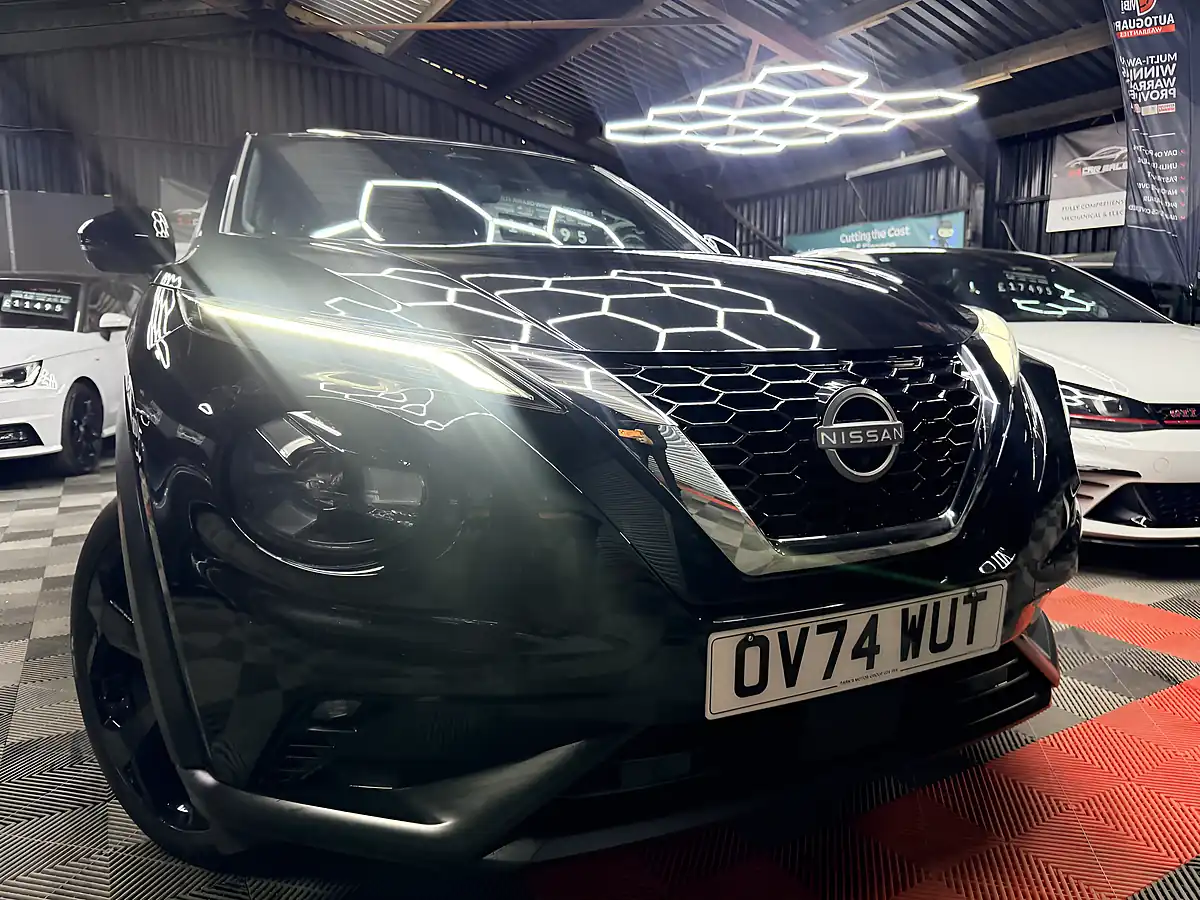 Used 2024 Nissan Juke Tekna Black - Front View