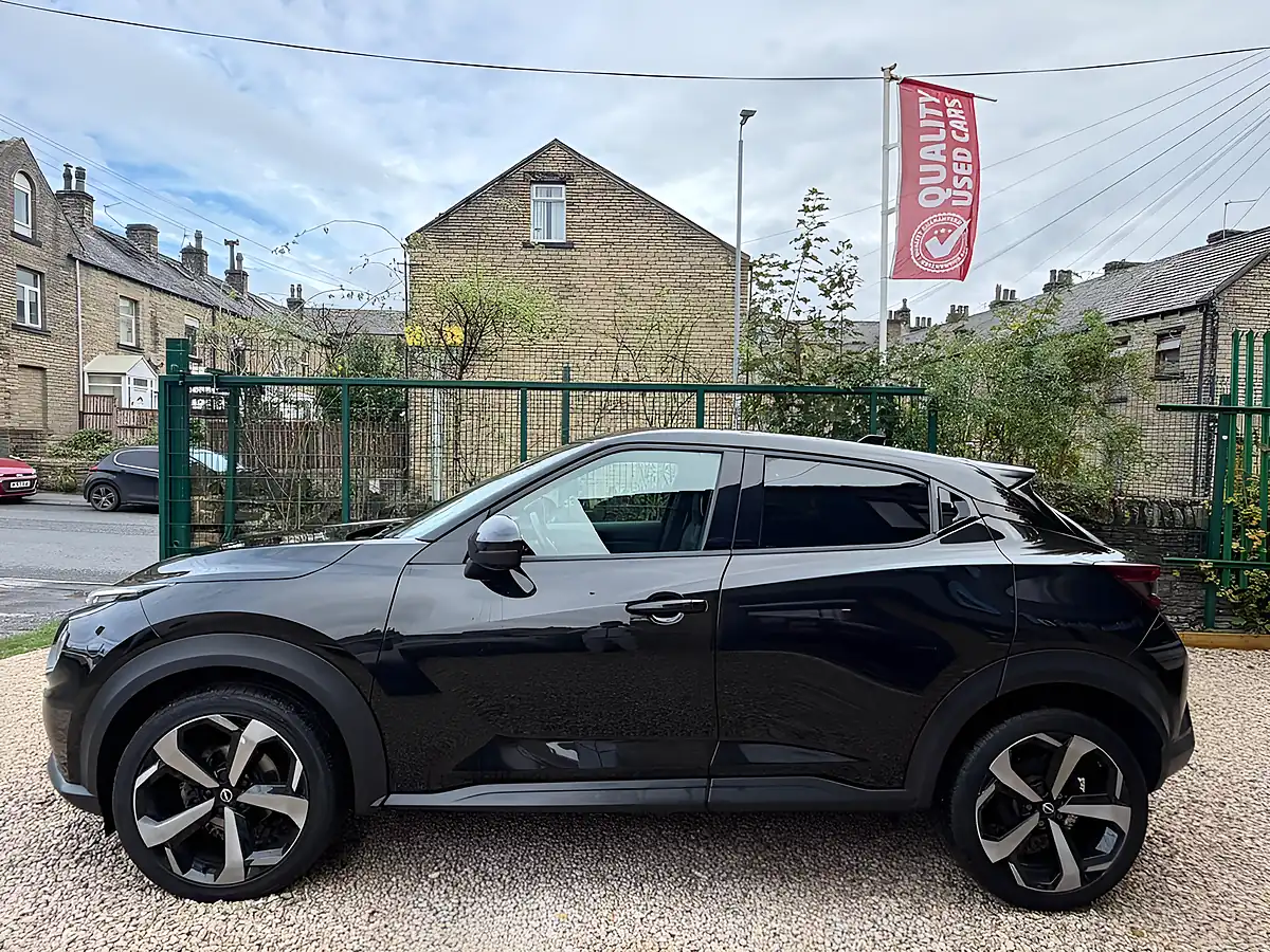 Used 2024 Nissan Juke Tekna Black - Interior and Exterior details 8