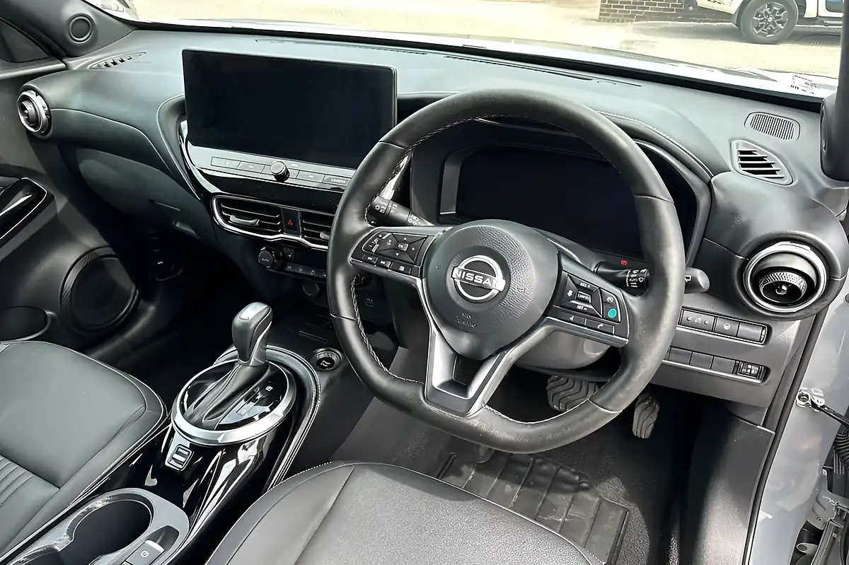 Used 2024 Nissan Juke Tekna Ceramic Grey - Interior and Exterior details 10