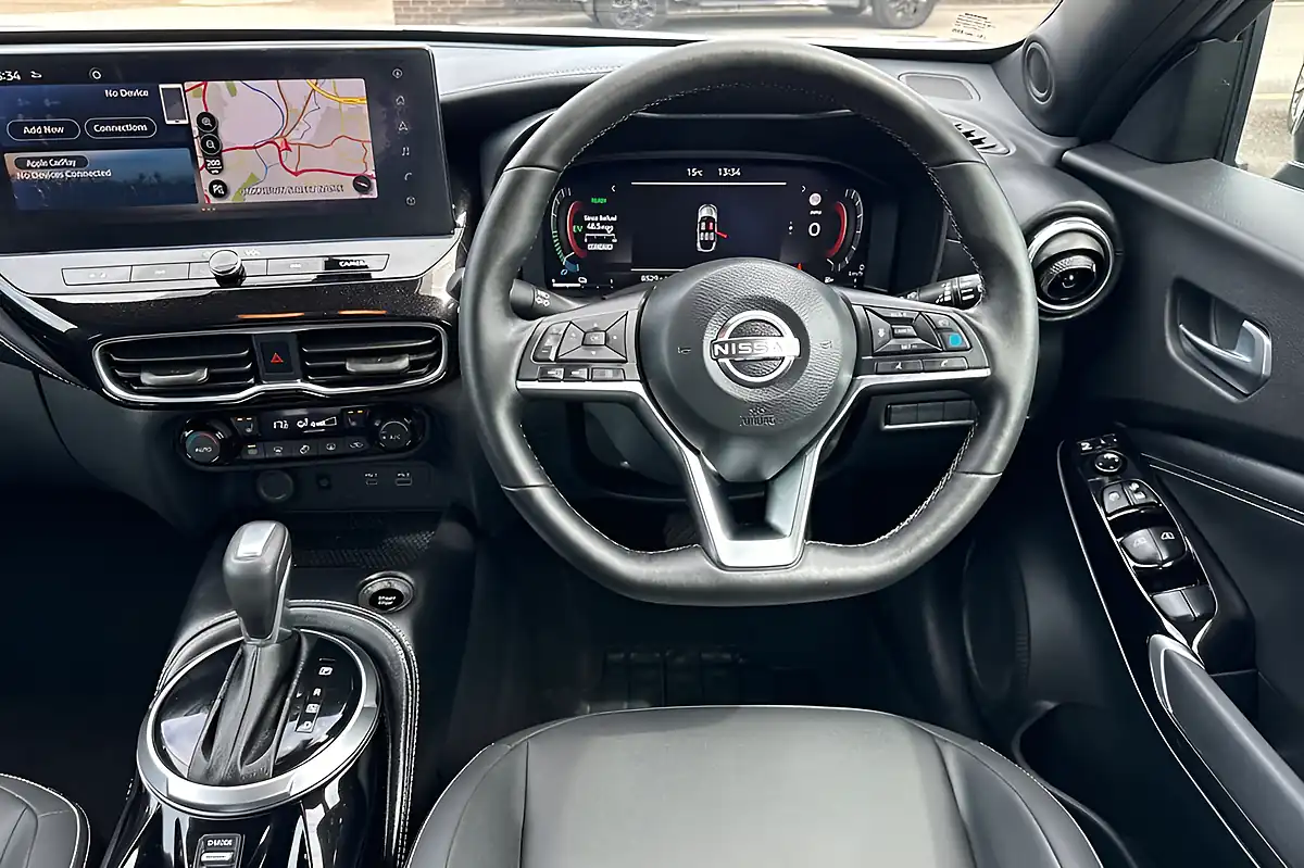Used 2024 Nissan Juke Tekna Ceramic Grey - Interior and Exterior details 12