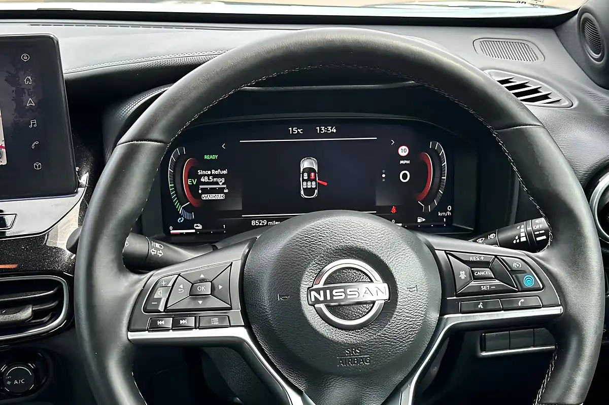 Used 2024 Nissan Juke Tekna Ceramic Grey - Interior and Exterior details 13