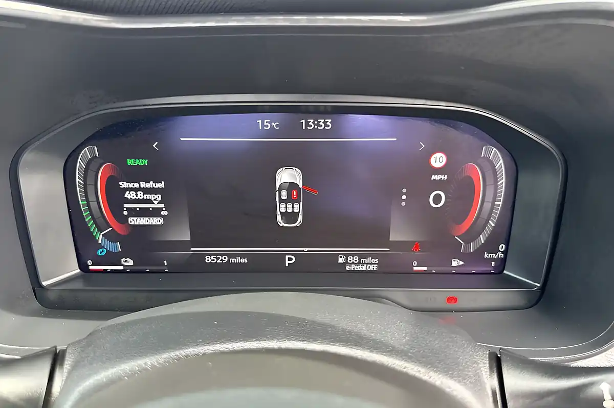Used 2024 Nissan Juke Tekna Ceramic Grey - Interior and Exterior details 14