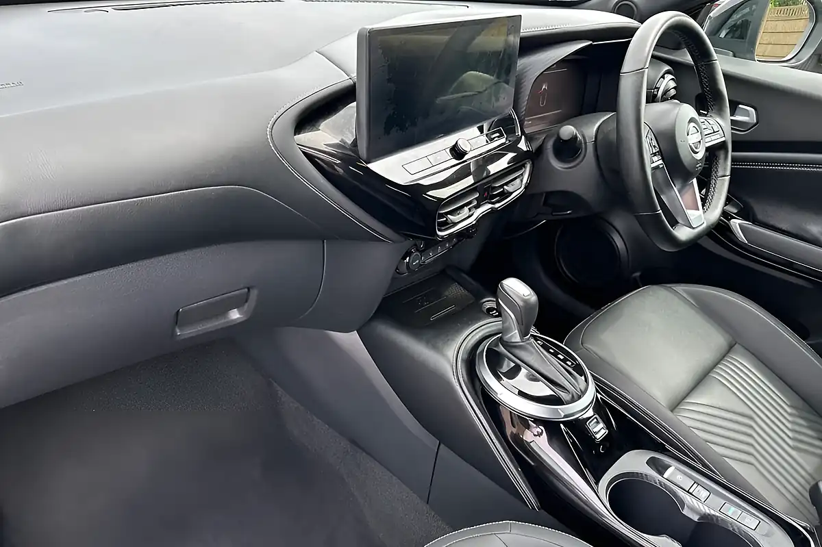 Used 2024 Nissan Juke Tekna Ceramic Grey - Interior and Exterior details 15