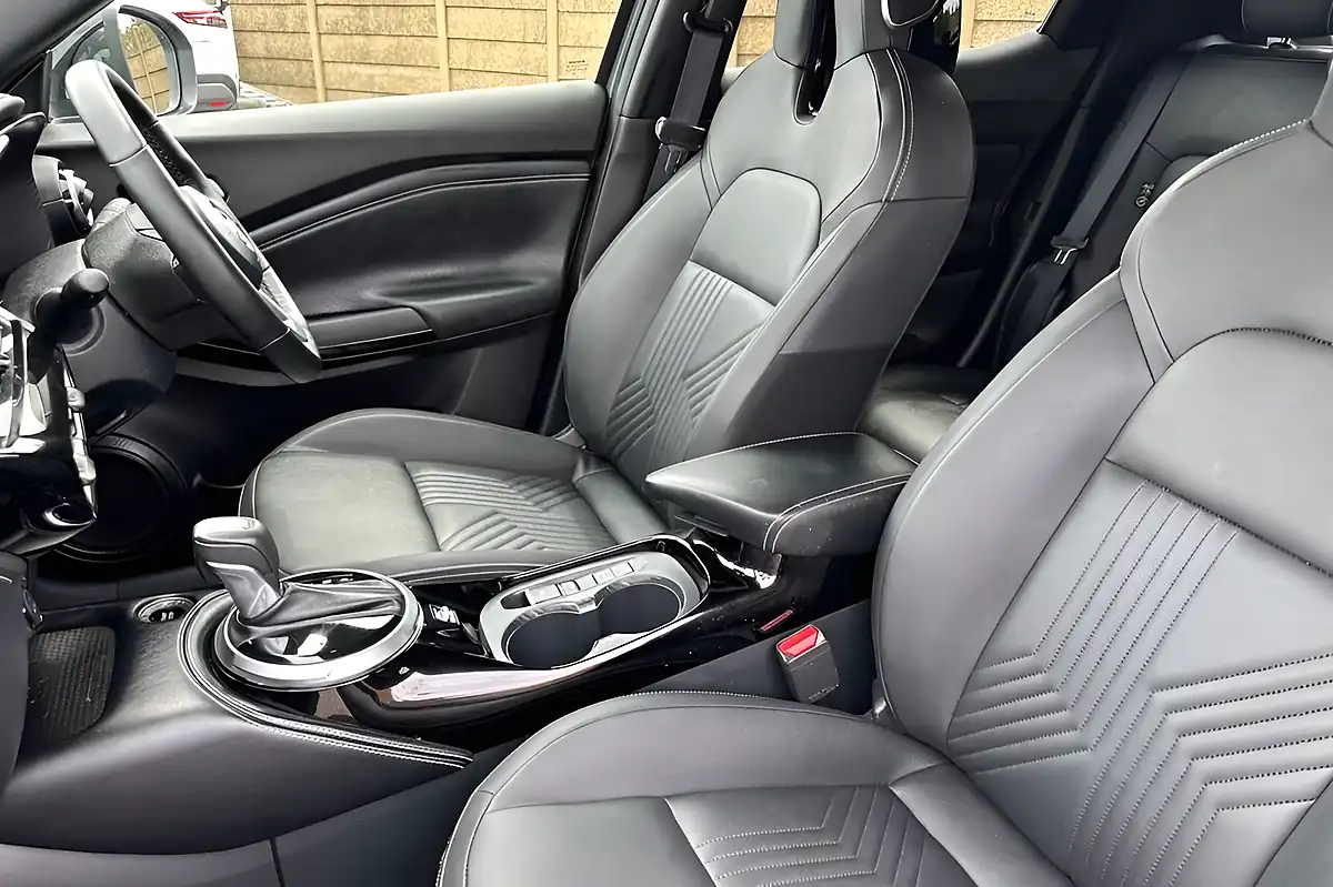 Used 2024 Nissan Juke Tekna Ceramic Grey - Interior and Exterior details 16