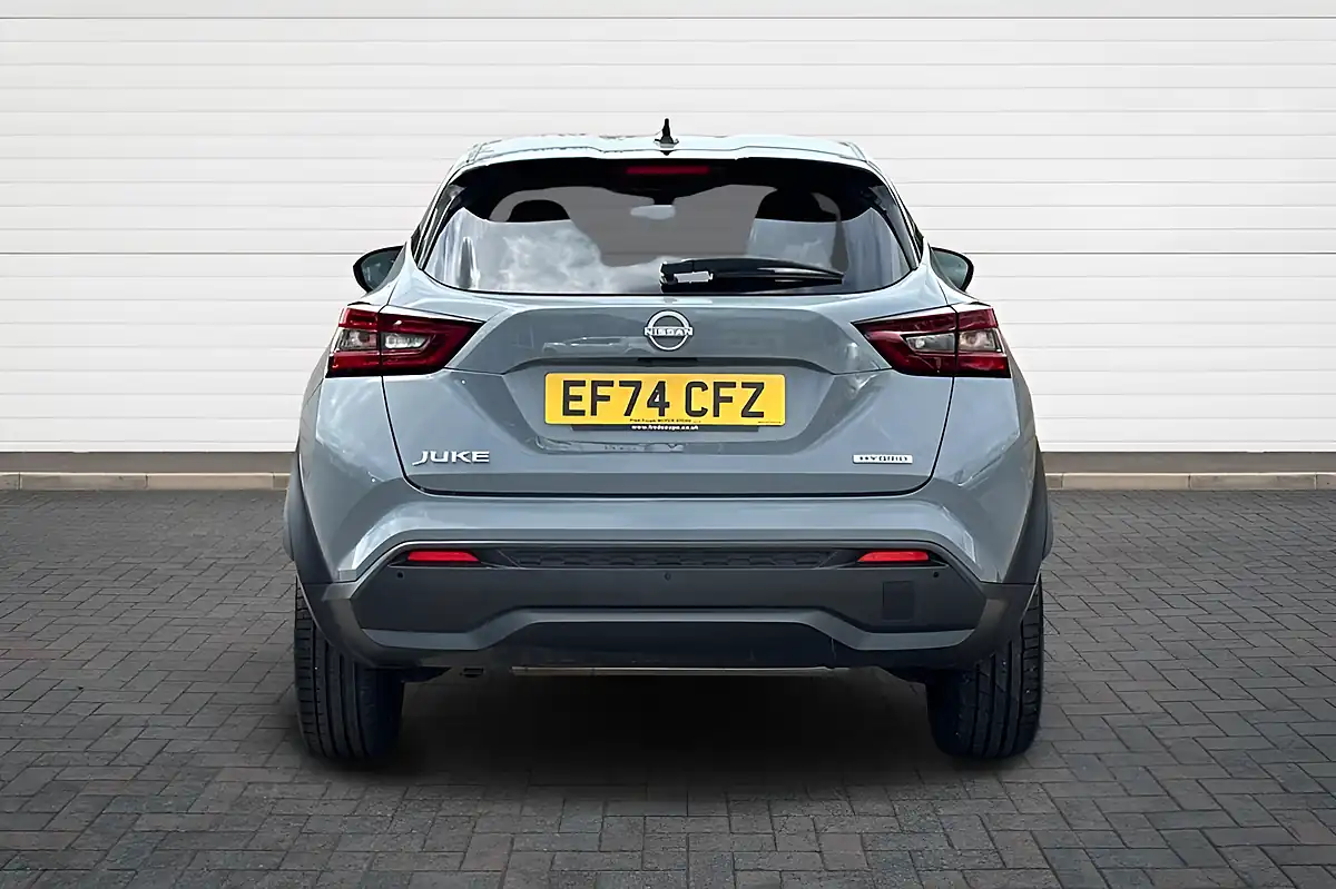 Used 2024 Nissan Juke Tekna Ceramic Grey - Interior and Exterior details 4