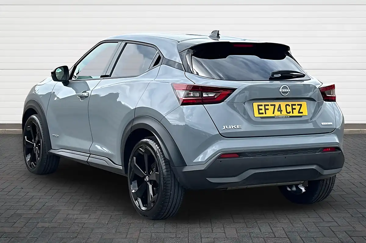 Used 2024 Nissan Juke Tekna Ceramic Grey - Interior and Exterior details 5