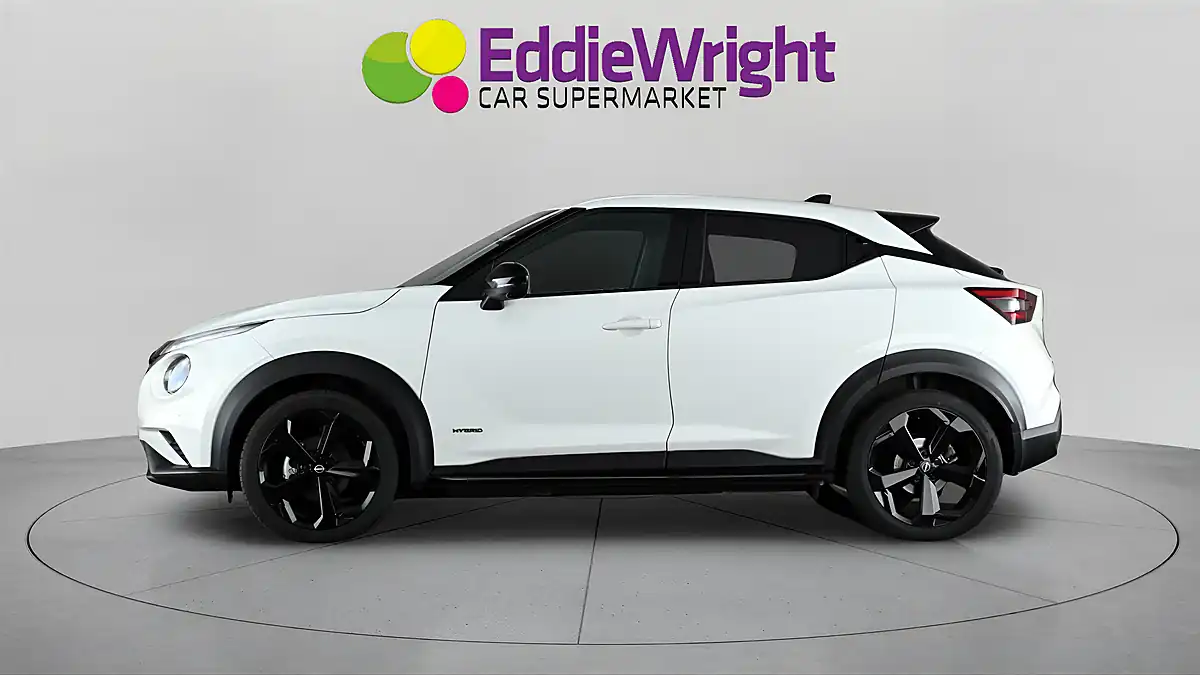 Used 2024 Nissan Juke Tekna White - Interior and Exterior details 4