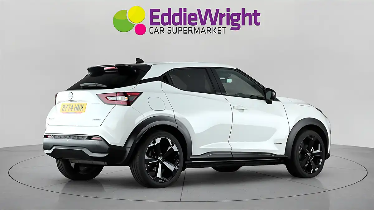 Used 2024 Nissan Juke Tekna White - Interior and Exterior details 7
