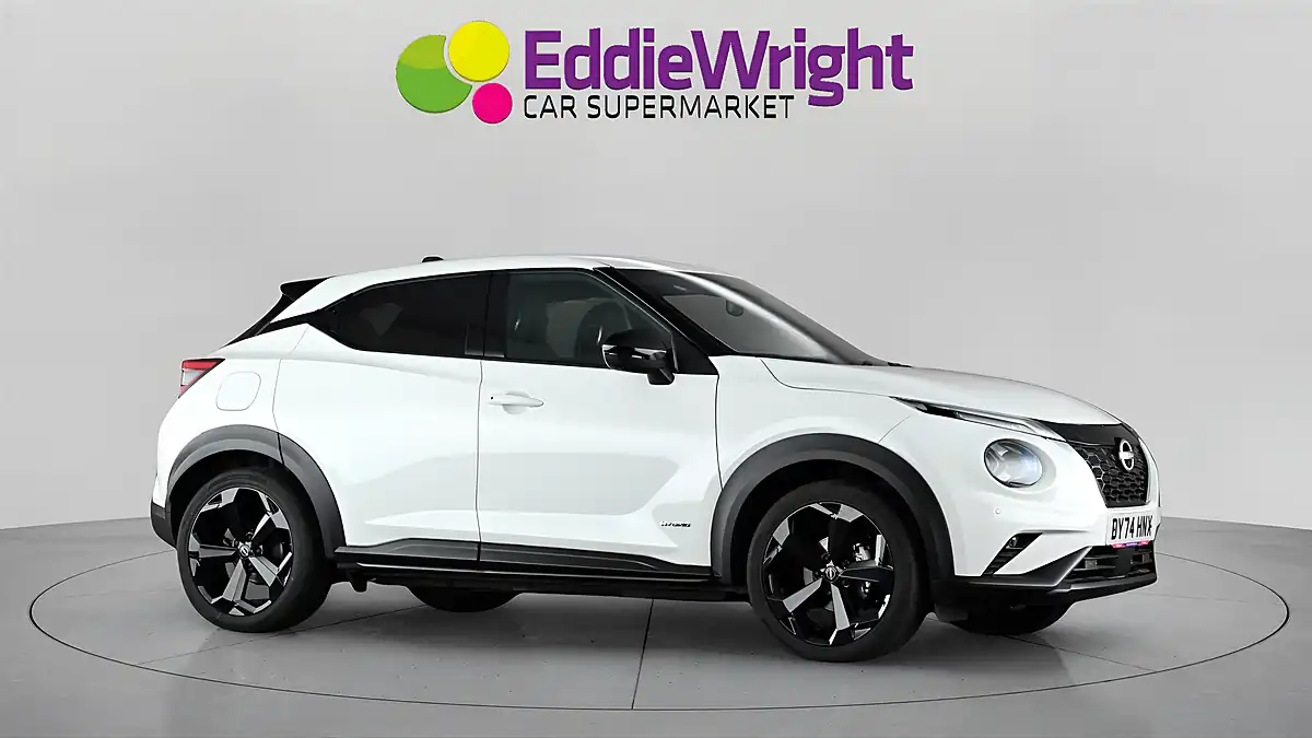 Used 2024 Nissan Juke Tekna White - Interior and Exterior details 9