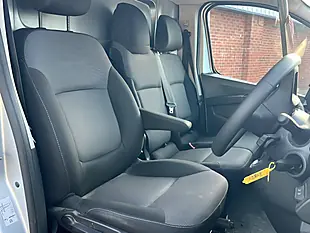 Used 2024 Nissan Primastar Acenta Grey - Interior and Exterior details 6