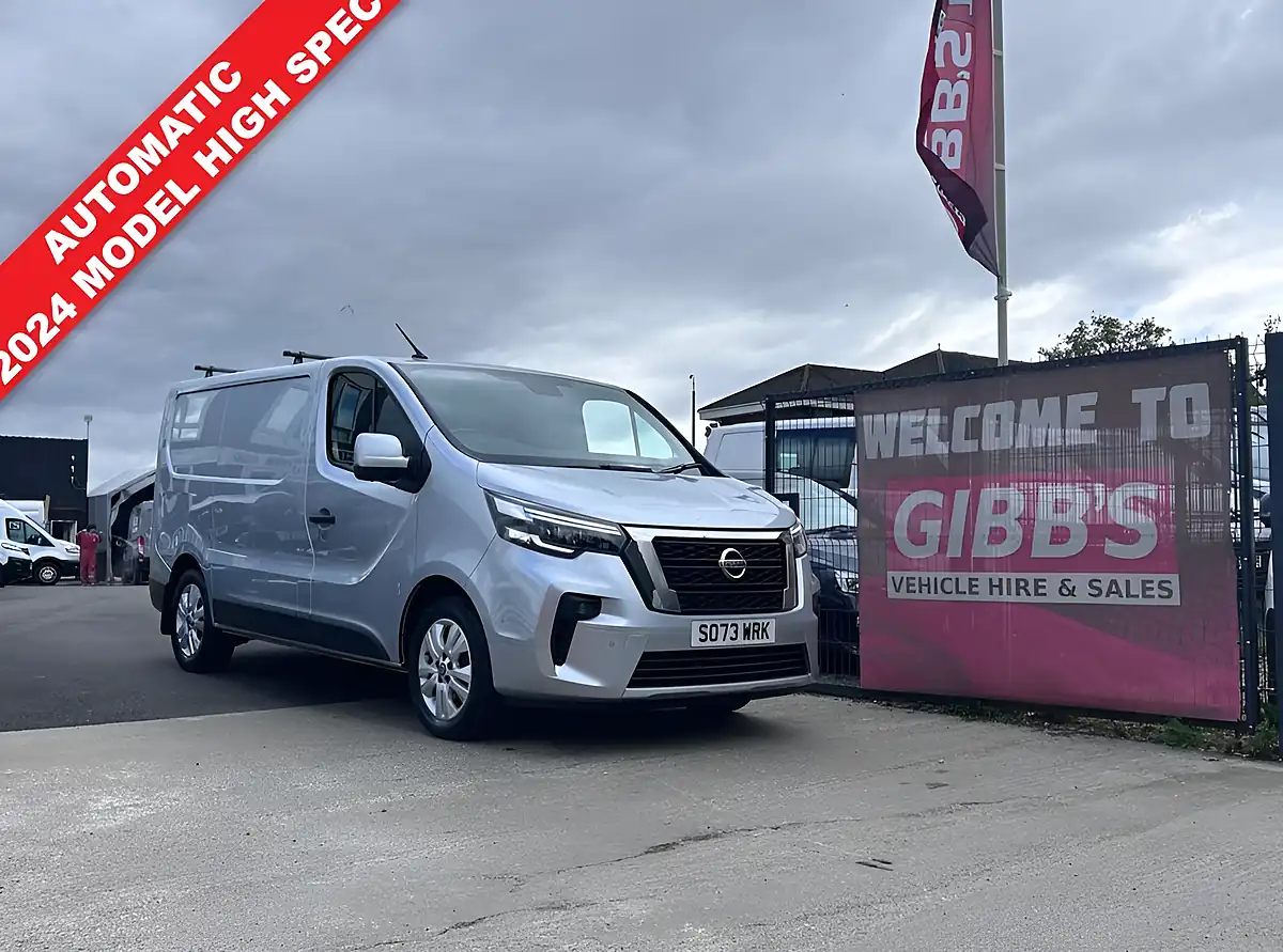 Used 2024 Nissan Primastar Tekna Grey - Front View