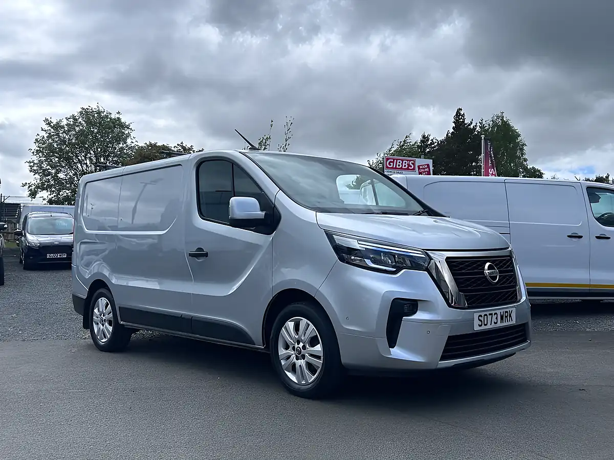 Used 2024 Nissan Primastar Tekna Grey - Interior and Exterior details 10