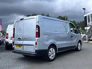 Used 2024 Nissan Primastar Tekna Grey - Interior and Exterior details 3