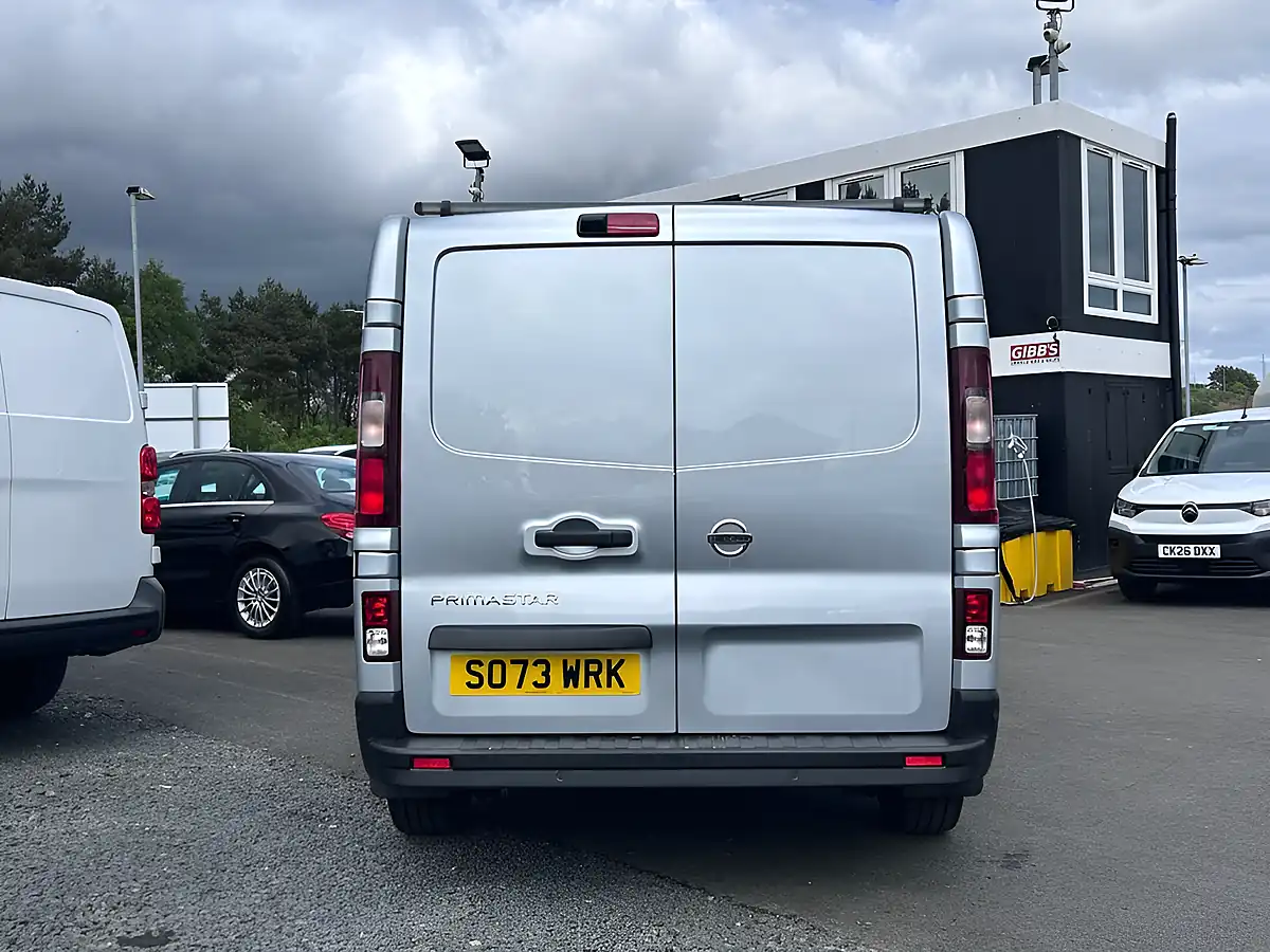 Used 2024 Nissan Primastar Tekna Grey - Interior and Exterior details 4