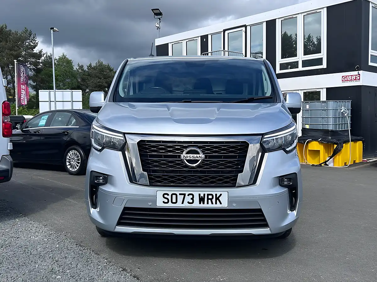 Used 2024 Nissan Primastar Tekna Grey - Interior and Exterior details 9