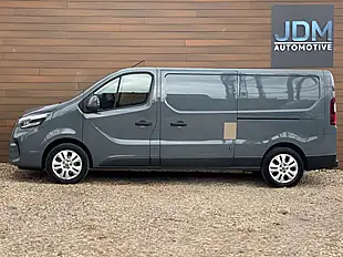 Used 2024 Nissan Primastar Tekna Grey - Interior and Exterior details 7