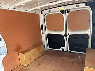 Used 2024 Nissan Primastar Tekna White - Interior and Exterior details 16