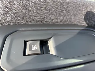 Used 2024 Nissan Primastar Tekna White - Interior and Exterior details 17