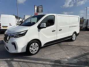 Used 2024 Nissan Primastar Tekna White - Interior and Exterior details 7