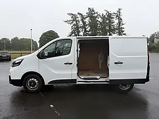 Used 2024 Nissan Primastar Visia White - Interior and Exterior details 12