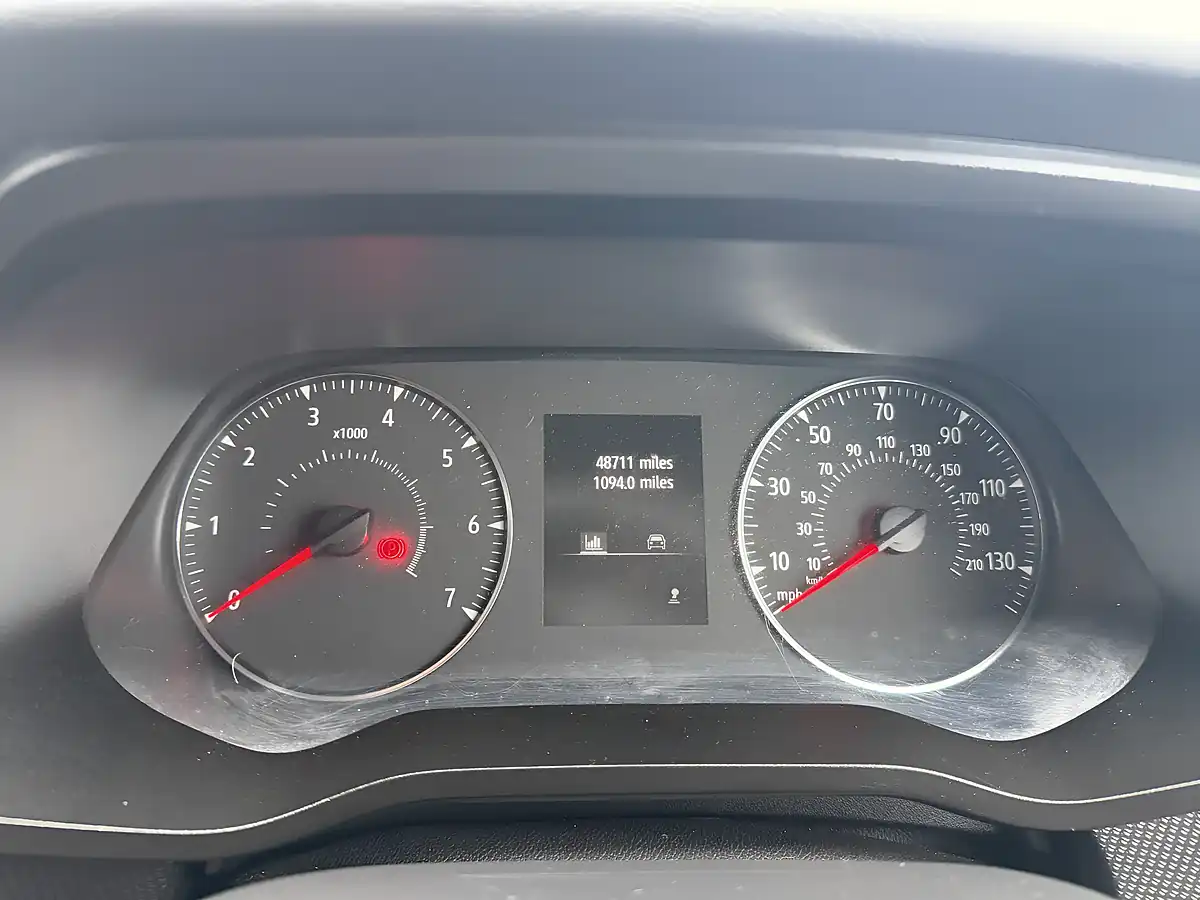 Used 2024 Nissan Primastar Visia White - Interior and Exterior details 15