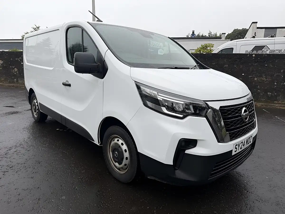 Used 2024 Nissan Primastar Visia White - Interior and Exterior details 3