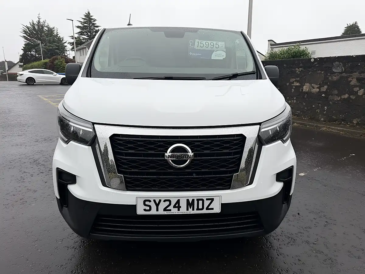 Used 2024 Nissan Primastar Visia White - Interior and Exterior details 4
