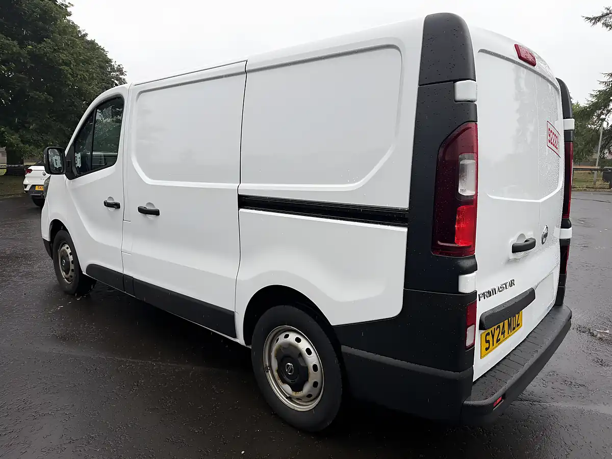 Used 2024 Nissan Primastar Visia White - Interior and Exterior details 7