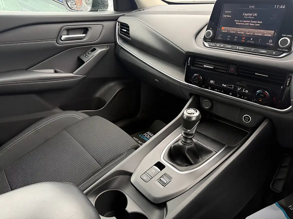 Used 2024 Nissan Qashqai Acenta Premium Black - Interior and Exterior details 14