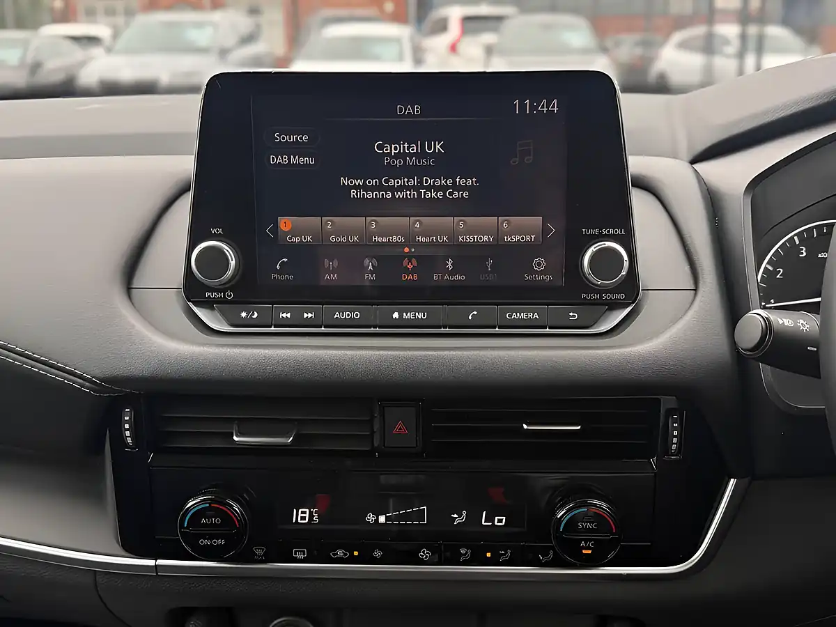 Used 2024 Nissan Qashqai Acenta Premium Black - Interior and Exterior details 16