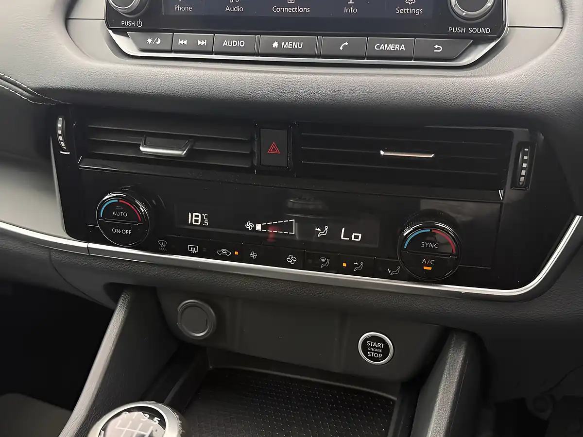 Used 2024 Nissan Qashqai Acenta Premium Black - Interior and Exterior details 18